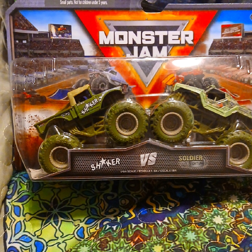 Monster Jam Shaker vs Soldier Fortune Die-Cast Set 1/64